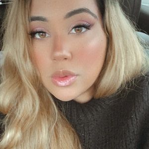 Meet your Posher, Marina